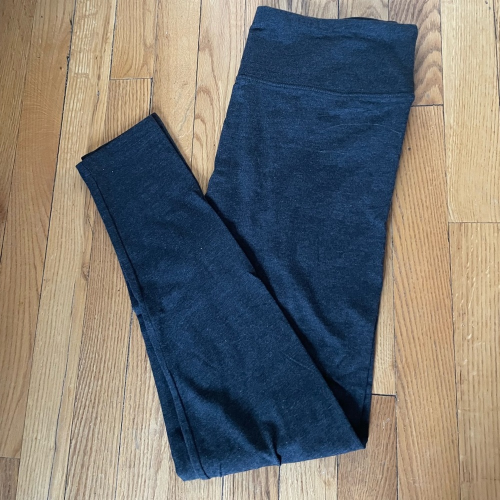 Dark grey leggings